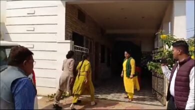Photo of आय से अधिक संपत्ति के मामले में जिले के वारासिवनी नगर पालिका की मुख्य नगरपालिका अधिकारी दिशा डेहरिया को EOW की टीम ने लिया हिरासत में