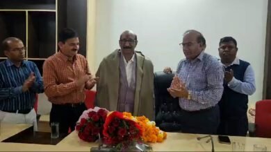 Photo of 35 वर्ष दिए जिला सहकारी केन्द्रीय बैंक मर्यादित को बैंक के विपणन अधिकारी राकेश असाटी हुए सेवानिवृत्त!