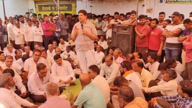 Photo of विधायक विनोद अग्रवाल ने किसान आंदोलन में सुनी समस्या, बिजली विभाग को दिया 24 घंटे का अल्टीमेटम,  MSEB के अधिकारियों के साथ घटनास्थल पर पहुंचकर लिया संज्ञान*।