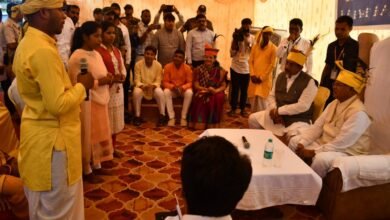Photo of आज 21 अगस्त को बैहर प्रवास के दौरान राज्यपाल श्री मंगूभाई पटेल ने बिरवा में ईमला बाई के घर किया भोजन!