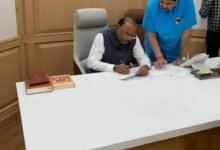 Photo of शहर में सिंधी समाज के 500 से अधिक मकानों- दुकानों व टैंकपार्क दुकानों सहित अब मुफ्त में मिलेगा मालिकाना हक! विधायक विनोद अग्रवाल के सतत प्रयत्न से सिंधी समाज को बड़ी राहत।