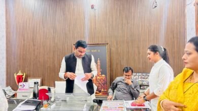 Photo of महिला कांग्रेस की राष्ट्रीय पर्यवेक्षक रूपाली यादवराव उके के आक्रोश के आगे झुका प्रशासन।